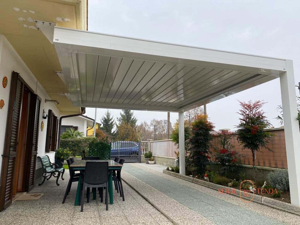 pergola bioclimatica realizzazione a Boffalora d'Adda eseguita da Seral Tenda di Lodi